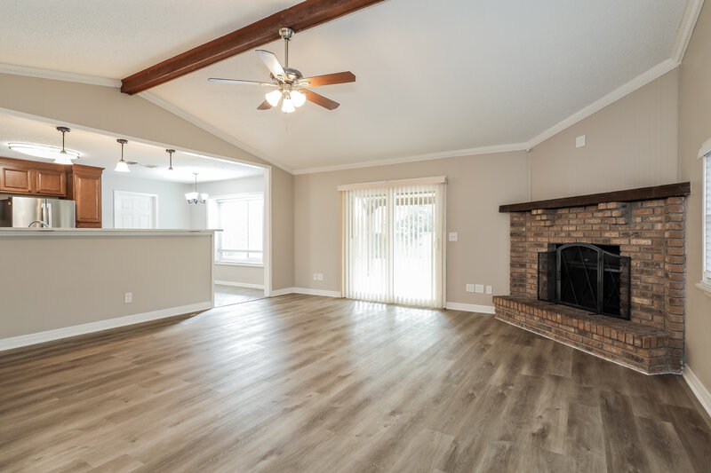 2,550/Mo, 811 Elmwood St Orange Park, FL 32065 Living Room View 2