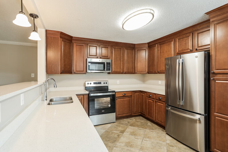 2,550/Mo, 811 Elmwood St Orange Park, FL 32065 Kitchen View 2