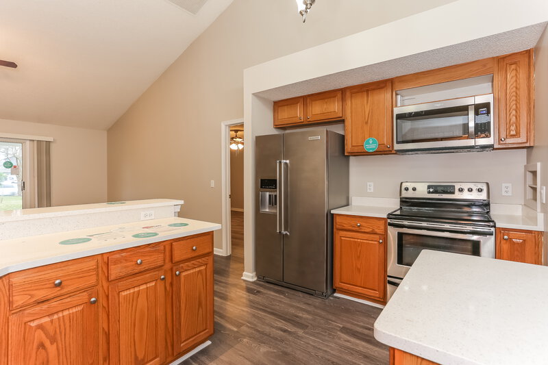 1,910/Mo, 310 Lake Bluff Ct Orange Park, FL 32073 Kitchen View