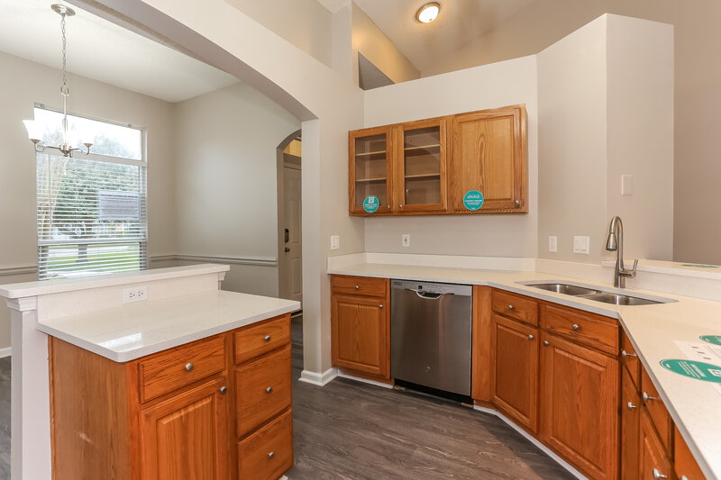 1,910/Mo, 310 Lake Bluff Ct Orange Park, FL 32073 Kitchen View 2