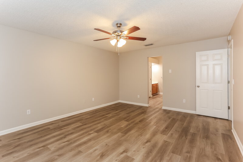 1,910/Mo, 310 Lake Bluff Ct Orange Park, FL 32073 Main Bedroom View 2