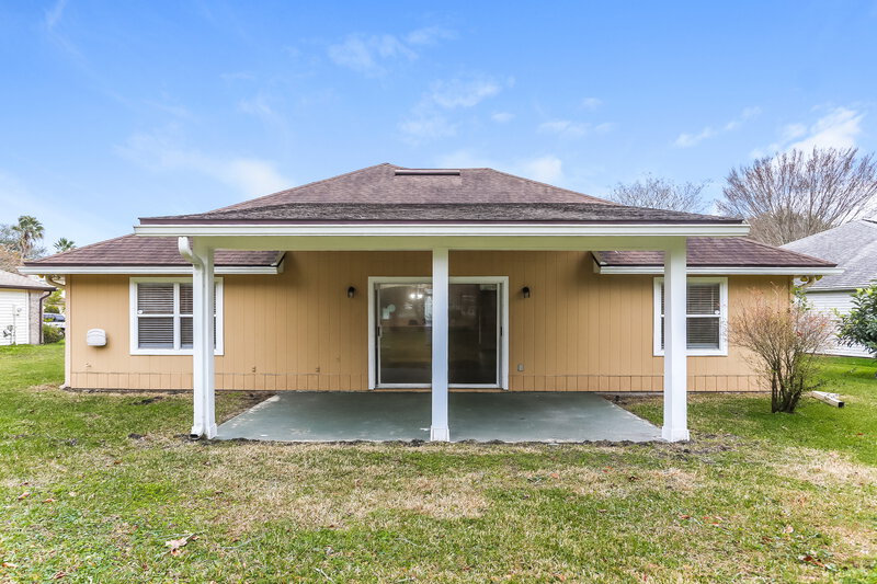 1,910/Mo, 310 Lake Bluff Ct Orange Park, FL 32073 Rear View