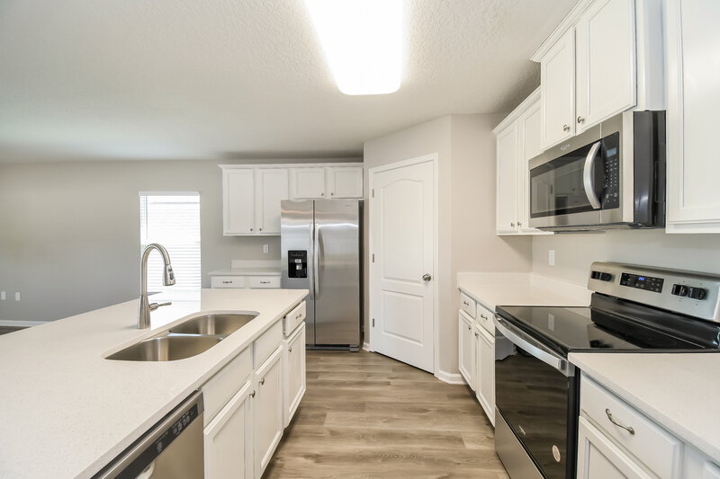 2,235/Mo, 1949 Rock Springs Way Middleburg, FL 32068 Kitchen View 2