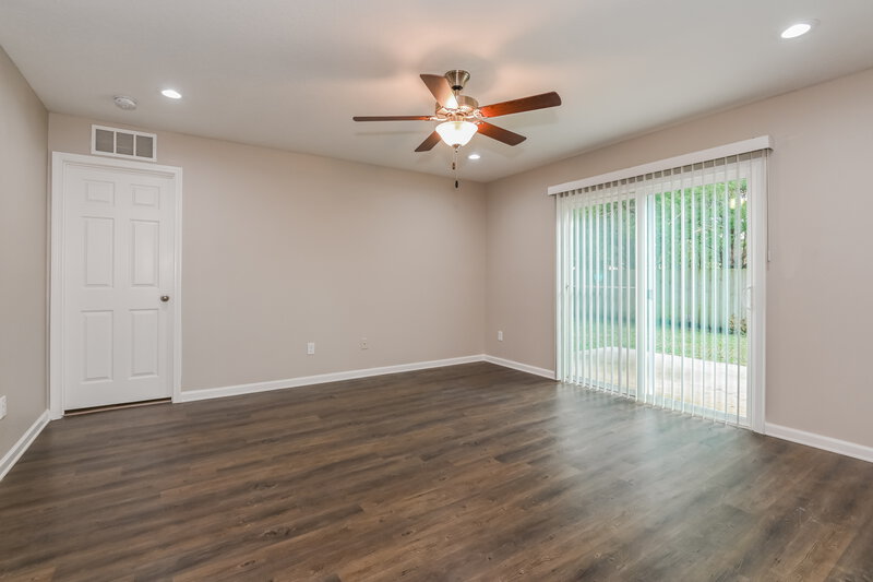 1,905/Mo, 1390 Sarahs Landing Dr Jacksonville, FL 32221 Living Room View 2