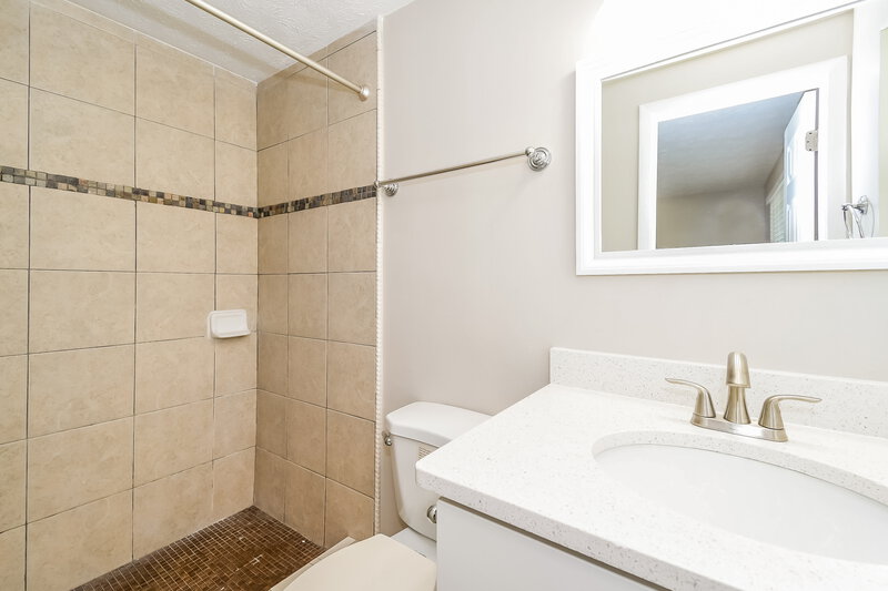 1,765/Mo, 4249 Beacon Tree Ct Jacksonville, FL 32257 Main Bathroom View