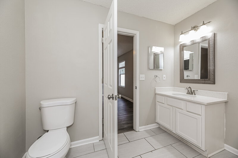 1,835/Mo, 3762 Maddie Ln Jacksonville, FL 32210 Main Bathroom View