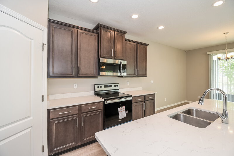 2,530/Mo, 8244 Cape Fox Dr Jacksonville, FL 32222 Kitchen View