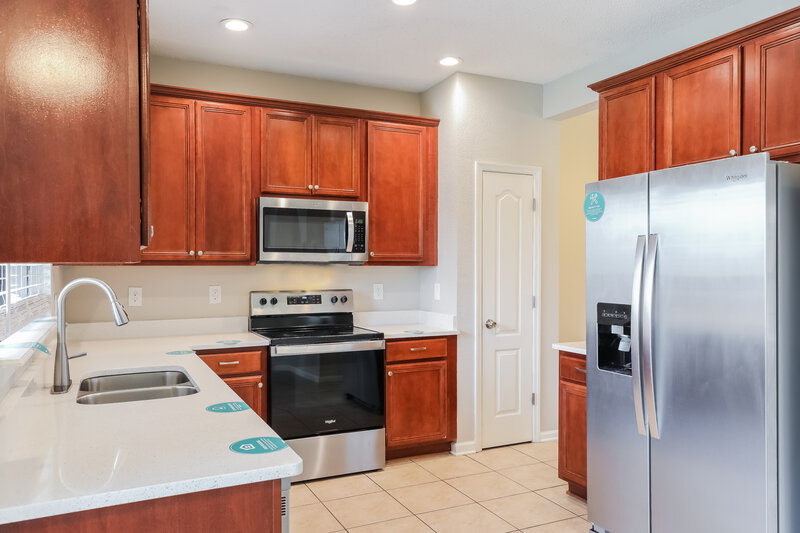 1,725/Mo, 5321 Brighton Park Ln Jacksonville, FL 32210 Kitchen View