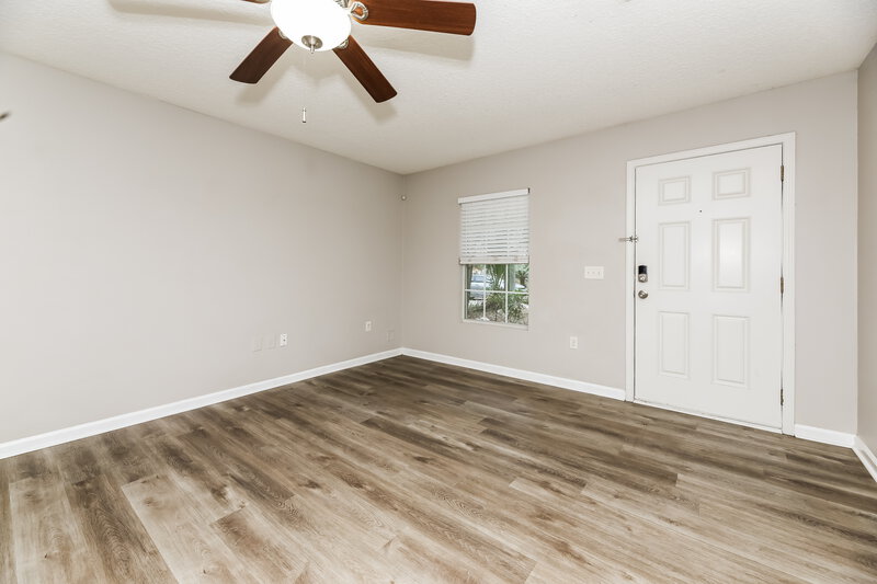 1,760/Mo, 2140 Thomas Ct Jacksonville, FL 32207 Living Room View