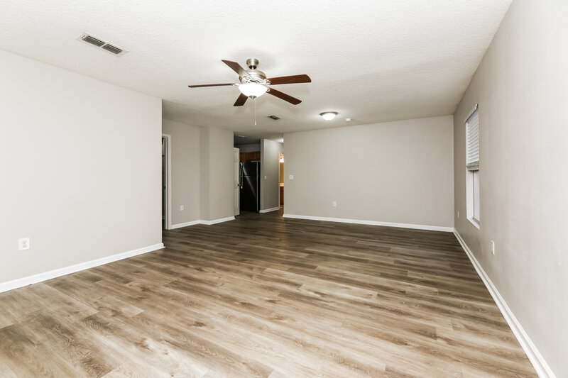 1,760/Mo, 2140 Thomas Ct Jacksonville, FL 32207 Living Room View 2