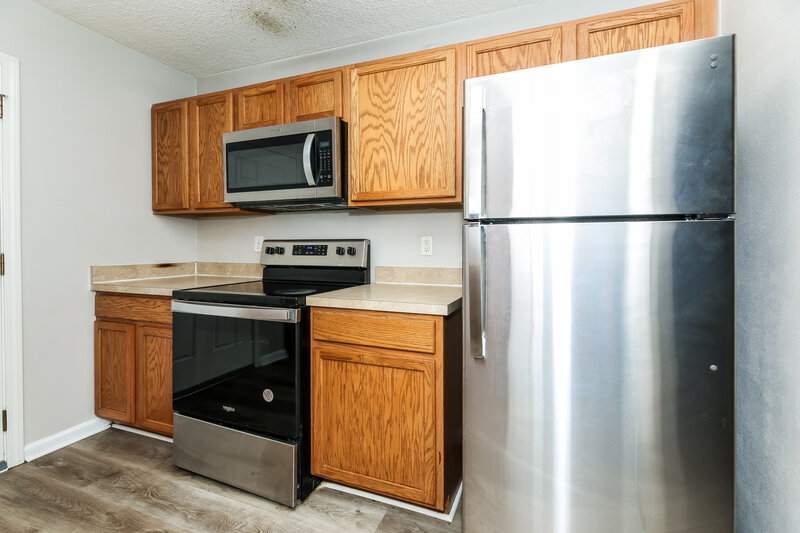 1,760/Mo, 2140 Thomas Ct Jacksonville, FL 32207 Kitchen View 2