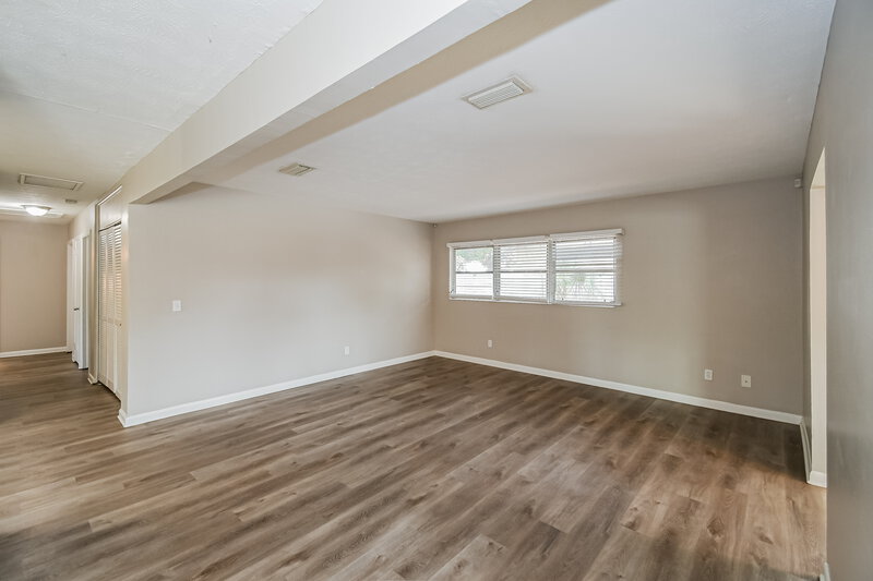 1,690/Mo, 5942 Jaguar Dr W Jacksonville, FL 32244 Living Room View