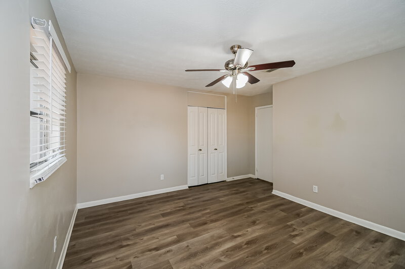 1,690/Mo, 5942 Jaguar Dr W Jacksonville, FL 32244 Main Bedroom View 3