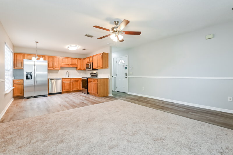 1,685/Mo, 45 N Whitney St Saint Augustine, FL 32084 Living Room View 3