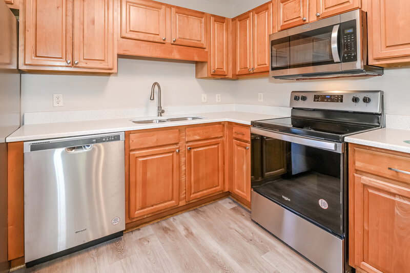 1,685/Mo, 45 N Whitney St Saint Augustine, FL 32084 Kitchen View 2