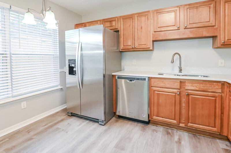 1,685/Mo, 45 N Whitney St Saint Augustine, FL 32084 Kitchen View 3