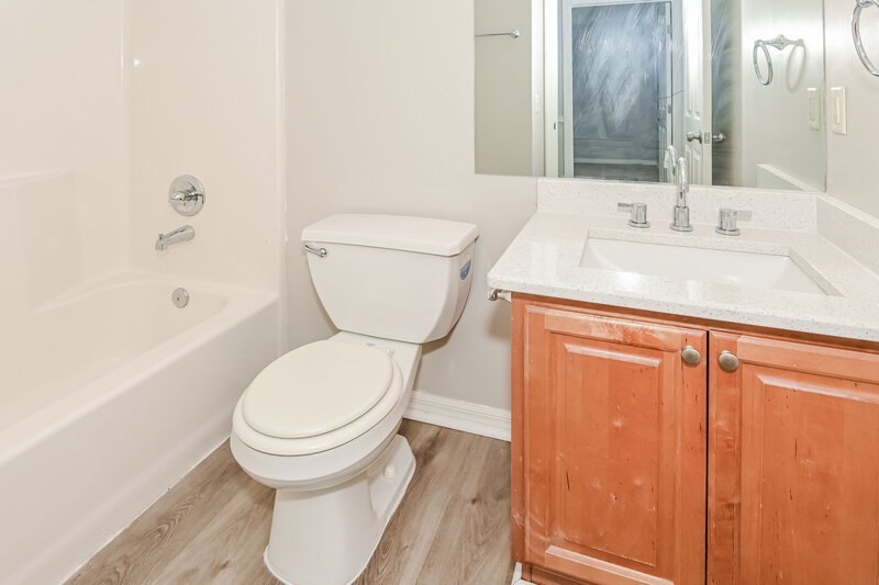 1,685/Mo, 45 N Whitney St Saint Augustine, FL 32084 Bathroom View