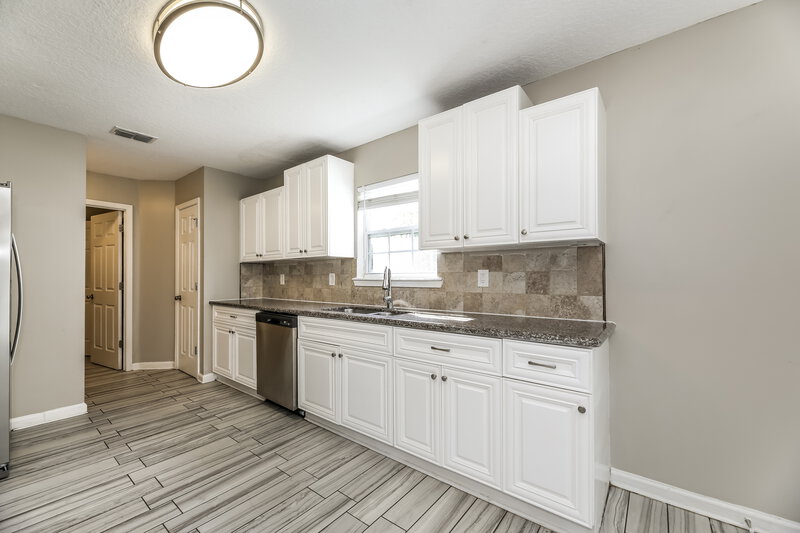 2,160/Mo, 7053 Civic Club Dr Jacksonville, FL 32219 Kitchen View