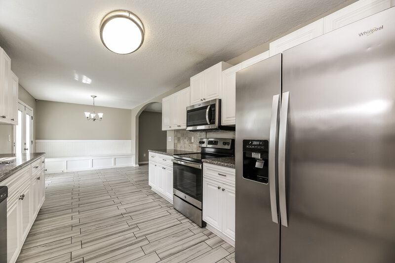 2,160/Mo, 7053 Civic Club Dr Jacksonville, FL 32219 Kitchen View 2