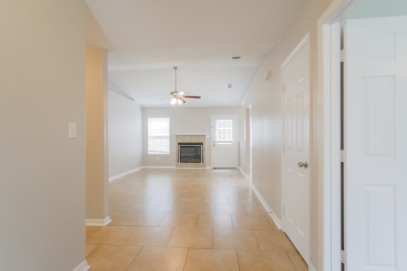 1,915/Mo, 1334 Truman Dr Saint Augustine, FL 32084 Living Room View 2