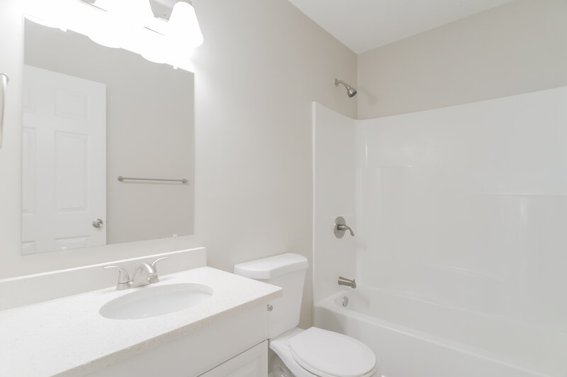 1,915/Mo, 1334 Truman Dr Saint Augustine, FL 32084 Main Bathroom View