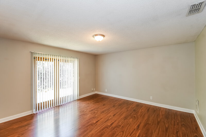 2,330/Mo, 11413 Scott Mill Rd Jacksonville, FL 32223 Main Bedroom View 2