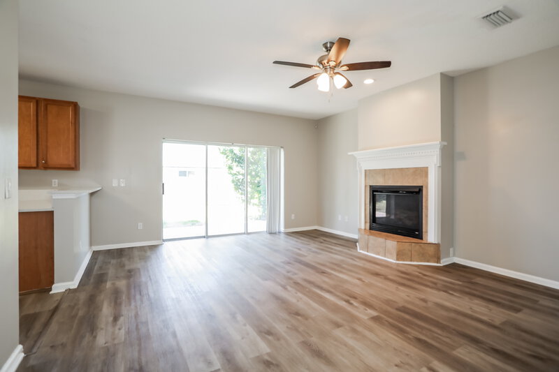 2,515/Mo, 880 Thoroughbred Dr Orange Park, FL 32065 Living Room View 2