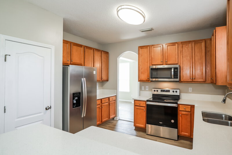 2,515/Mo, 880 Thoroughbred Dr Orange Park, FL 32065 Kitchen View 2