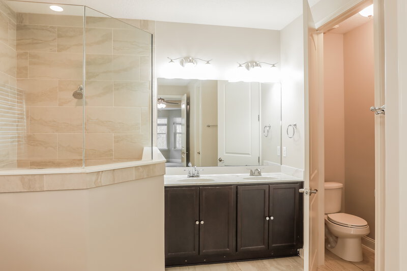 2,990/Mo, 654 Drysdale Dr Orange Park, FL 32065 Main Bathroom View