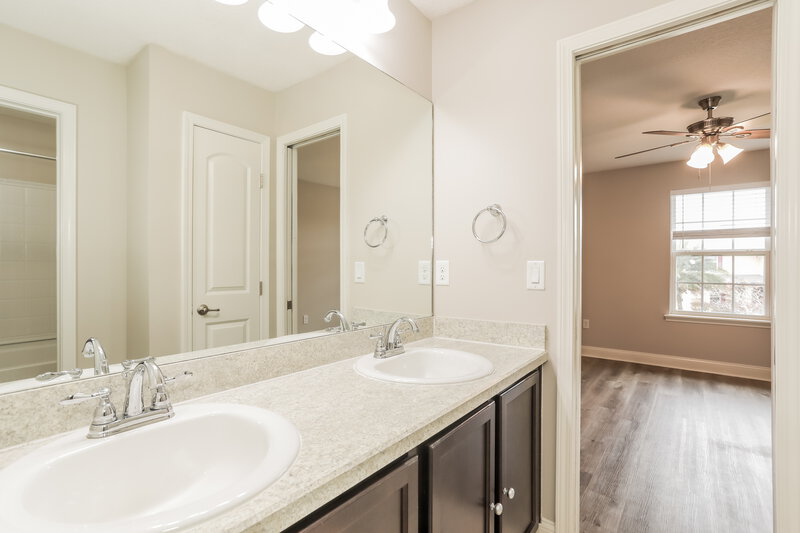 2,990/Mo, 654 Drysdale Dr Orange Park, FL 32065 Bathroom View 2