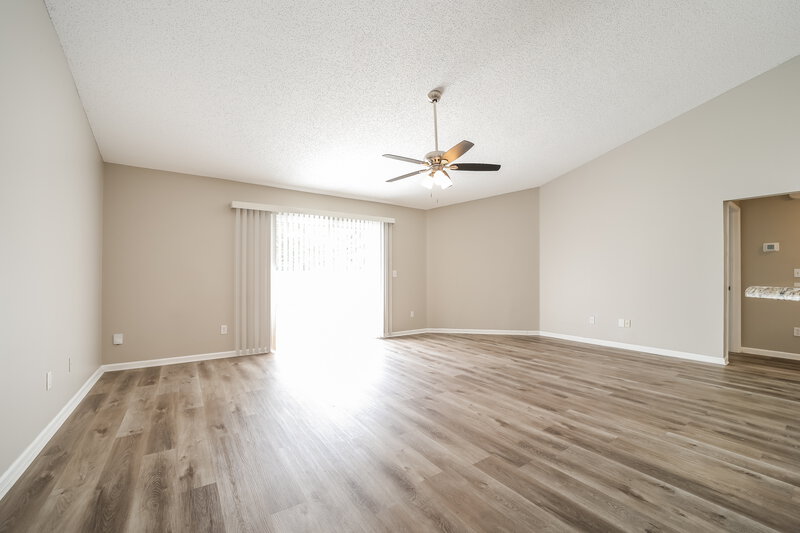 1,825/Mo, 45 Perry Creek Dr Jacksonville, FL 32220 Living Room View 2