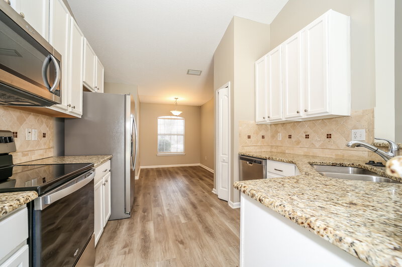 1,825/Mo, 45 Perry Creek Dr Jacksonville, FL 32220 Kitchen View 2