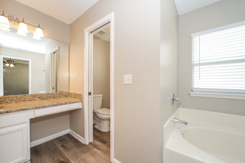 1,825/Mo, 45 Perry Creek Dr Jacksonville, FL 32220 Main Bathroom View