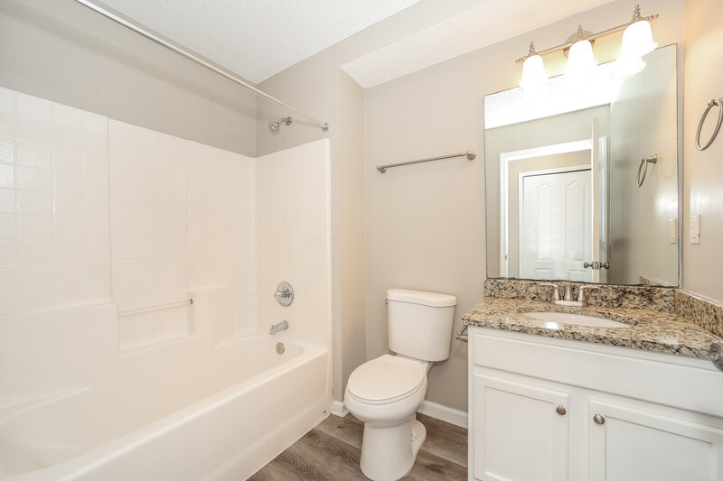 1,825/Mo, 45 Perry Creek Dr Jacksonville, FL 32220 Bathroom View