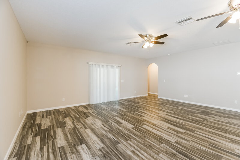 2,100/Mo, 1515 Julia St Green Cove Springs, FL 32043 Living Room View