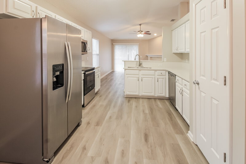 1,970/Mo, 1846 Dartmouth Dr Middleburg, FL 32068 Kitchen View