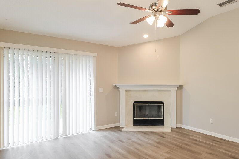 1,970/Mo, 1846 Dartmouth Dr Middleburg, FL 32068 Family Room View