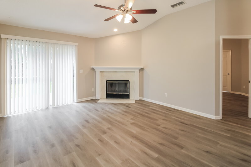 1,970/Mo, 1846 Dartmouth Dr Middleburg, FL 32068 Family Room View 2