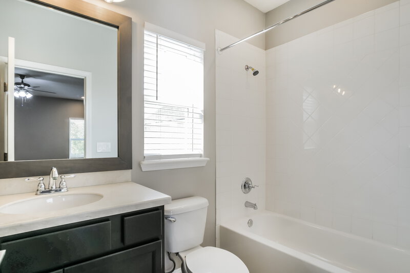 2,980/Mo, 124 Willow Lake Dr Saint Augustine, FL 32092 Bathroom View
