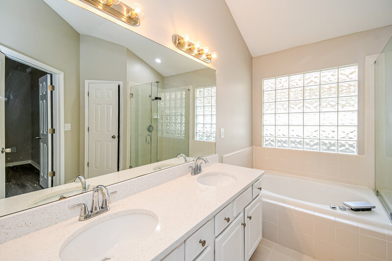 2,870/Mo, 4414 Summer Walk Ct Jacksonville, FL 32258 Bathroom View