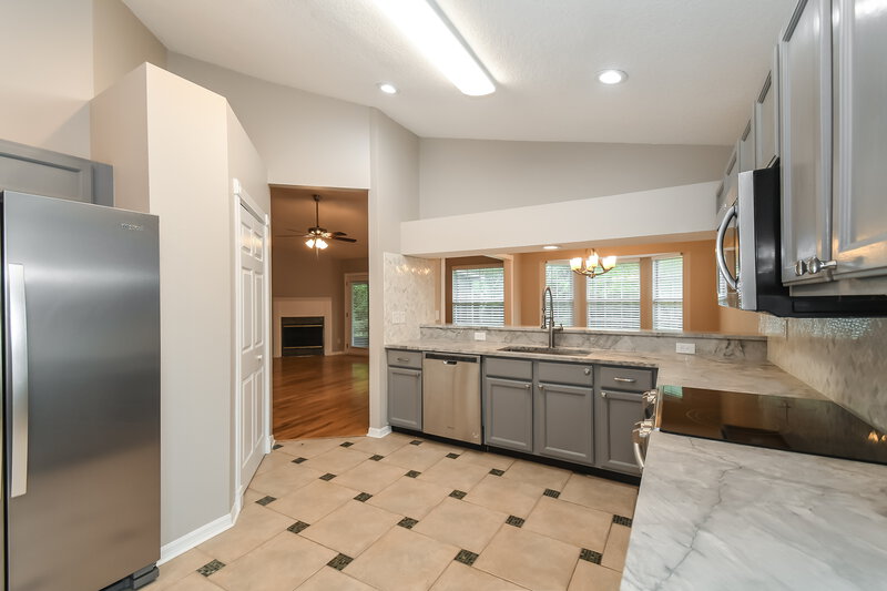 2,865/Mo, 4737 Kernan Mill Ln E Jacksonville, FL 32224 Kitchen View 2