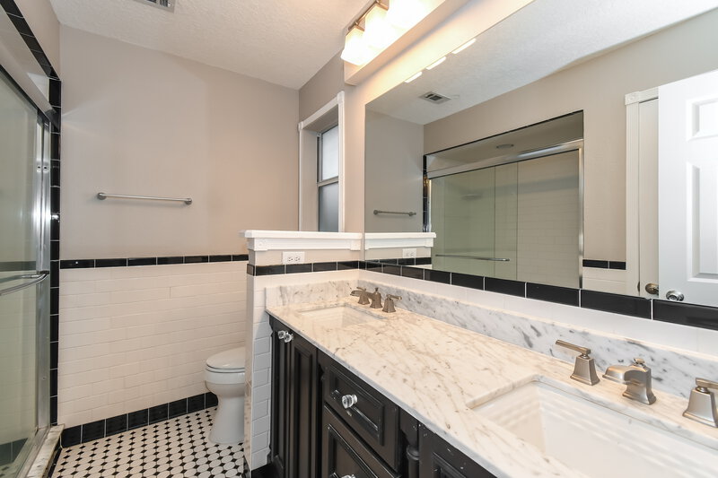 2,865/Mo, 4737 Kernan Mill Ln E Jacksonville, FL 32224 Main Bathroom View
