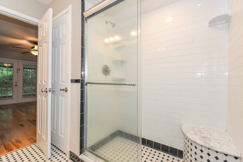 2,865/Mo, 4737 Kernan Mill Ln E Jacksonville, FL 32224 Main Bathroom View 2