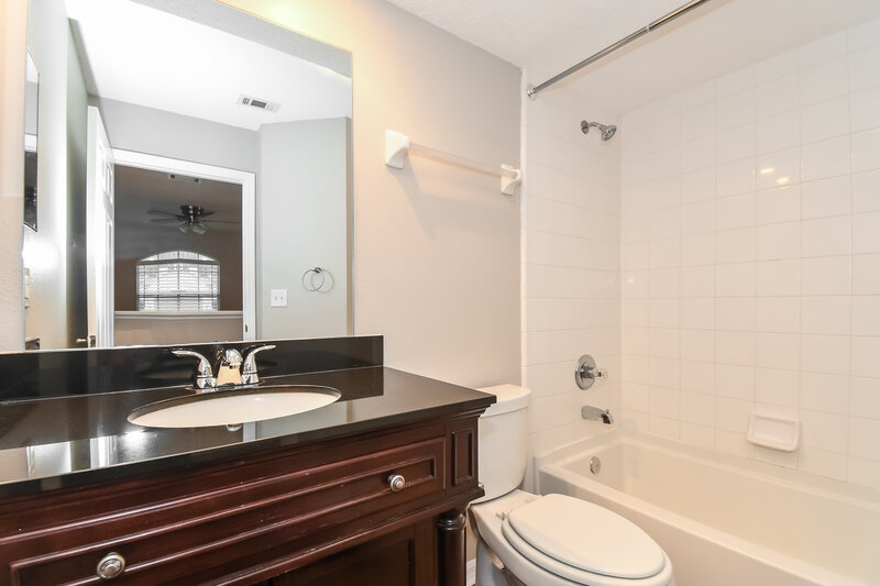 2,865/Mo, 4737 Kernan Mill Ln E Jacksonville, FL 32224 Bathroom View