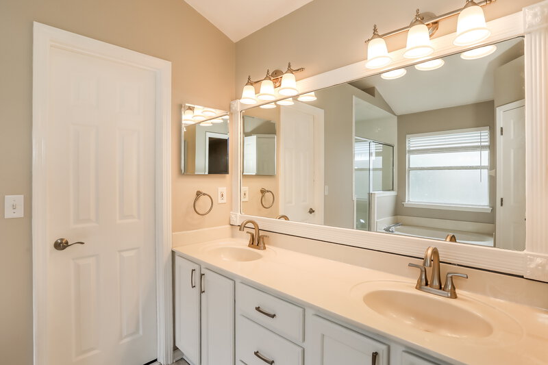 2,875/Mo, 744 E Cumberland Ct Saint Johns, FL 32259 Main Bathroom View