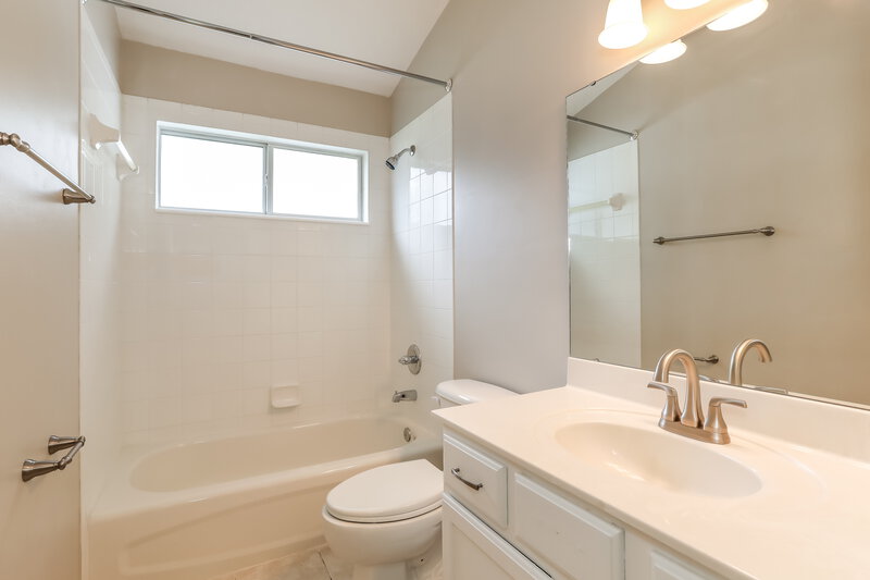 2,875/Mo, 744 E Cumberland Ct Saint Johns, FL 32259 Bathroom View