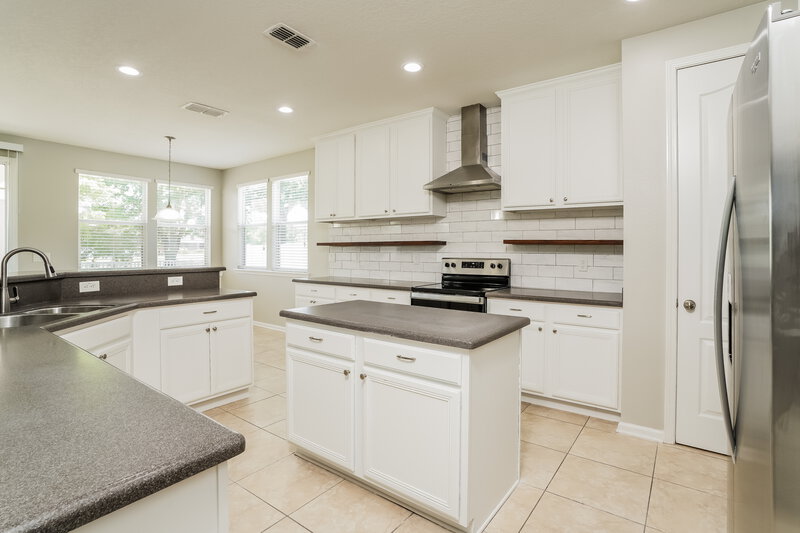 2,225/Mo, 711 Wooded Hamlet Ct Saint Augustine, FL 32084 Kitchen View