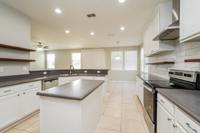 2,225/Mo, 711 Wooded Hamlet Ct Saint Augustine, FL 32084 Kitchen View 2