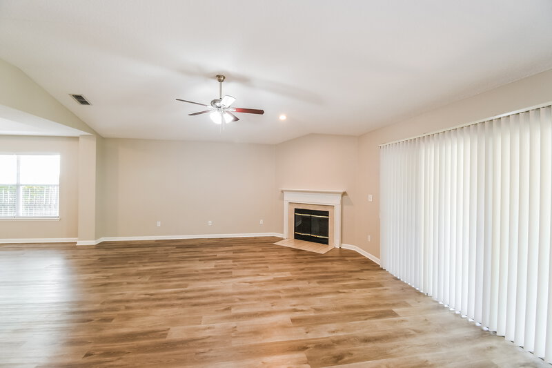 2,770/Mo, 14021 Summer Breeze Dr Jacksonville, FL 32218 Living Room View