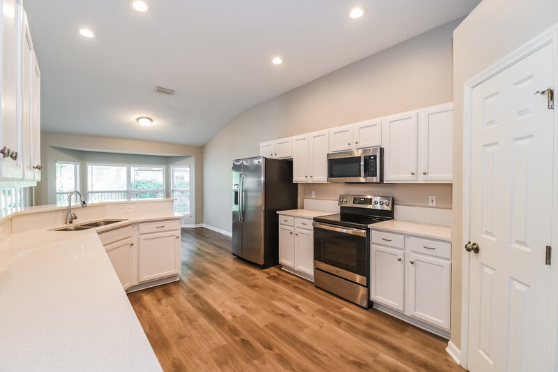 2,770/Mo, 14021 Summer Breeze Dr Jacksonville, FL 32218 Kitchen View